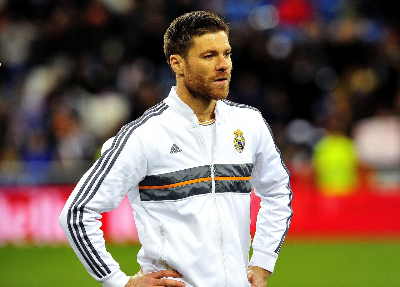 归来已是传奇!哈维-阿隆索皇马球员时期:欧冠西甲国王杯大满贯 归来已是传奇!哈维-阿隆索皇马球员时期:欧冠西甲国王杯大满贯