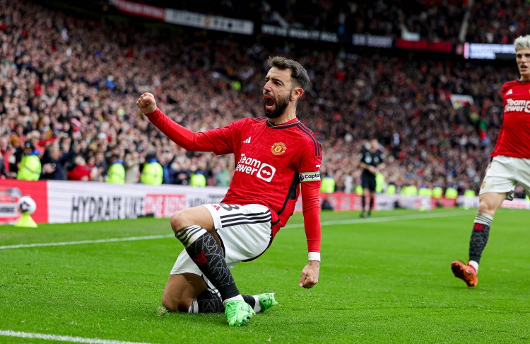 内维尔：B费拒绝新月意义重大，他和库尼亚让曼联有了个性