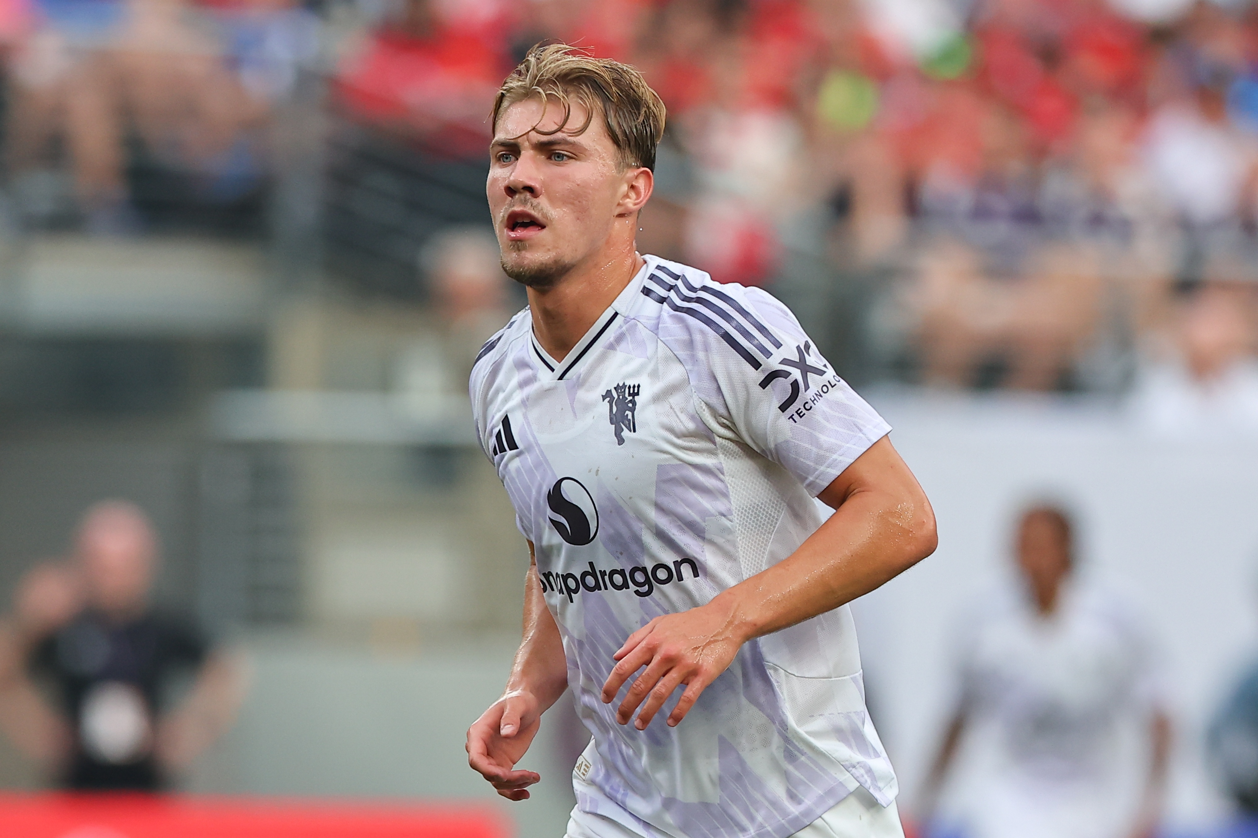 还是不想走!ESPN:霍伊伦不想离开曼联,但他怕不转会没出场机会 还是不想走!ESPN:霍伊伦不想离开曼联,但他怕不转会没出场机会