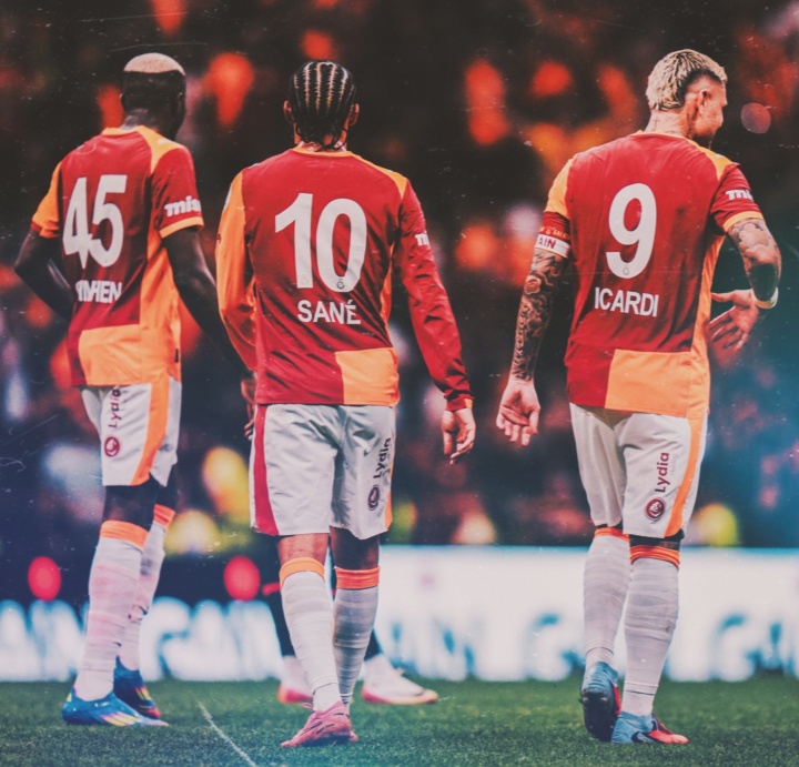 3大亿元先生齐在场!加拉塔萨雷锋线:奥斯梅恩+萨内+伊卡尔迪 3大亿元先生齐在场!加拉塔萨雷锋线:奥斯梅恩+萨内+伊卡尔迪