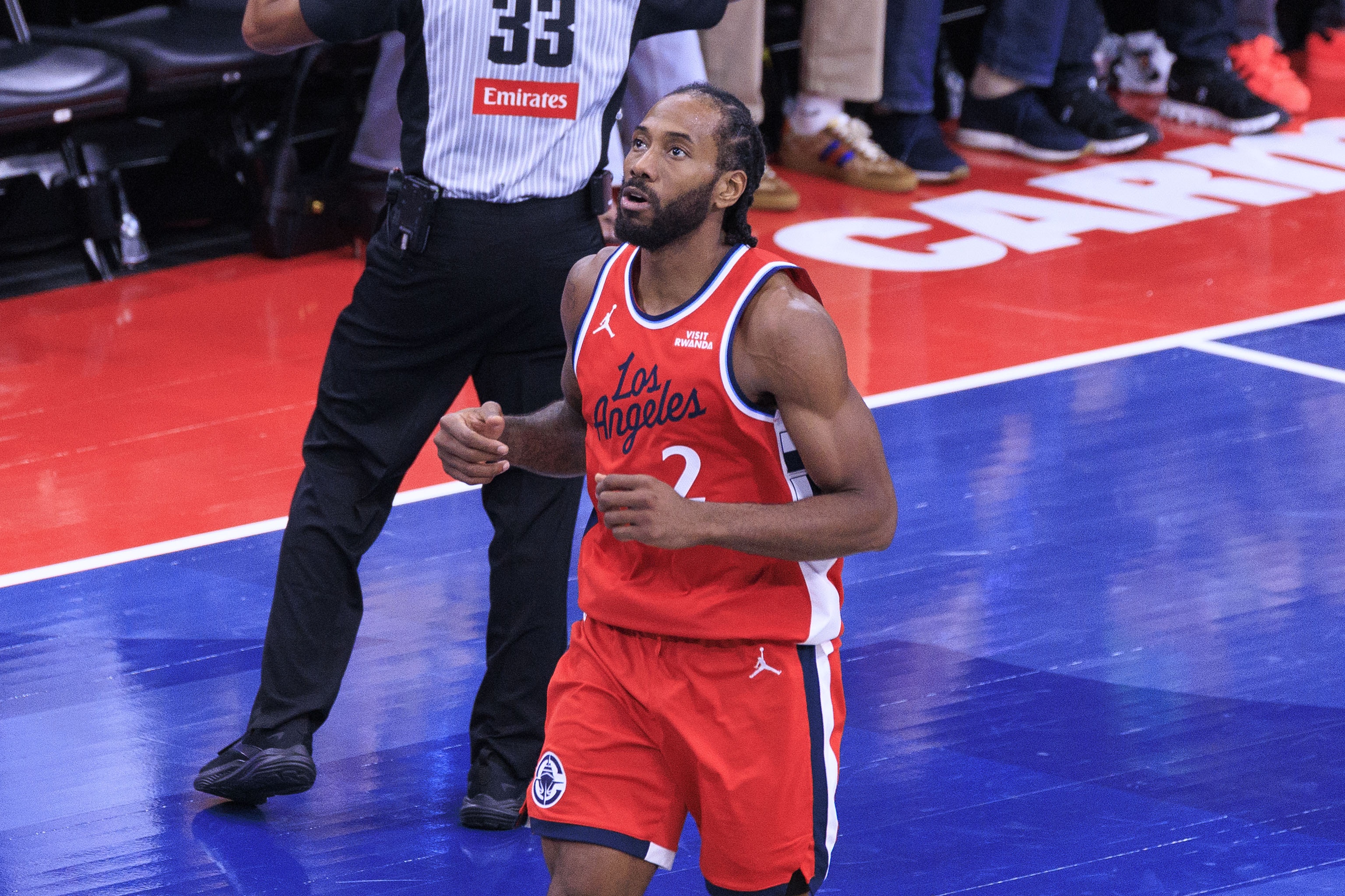 中规中矩！莱昂纳德18中9拿到全队最高21分 正负值-11